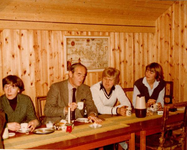 Julgransraskning 1981. Hembygdsgården. Eva. Peter. Stig. Maj-Britt.