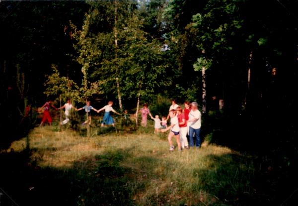 Midsommmar 1983. BLAND BJÖRK o TALL VI DANSAR KRING